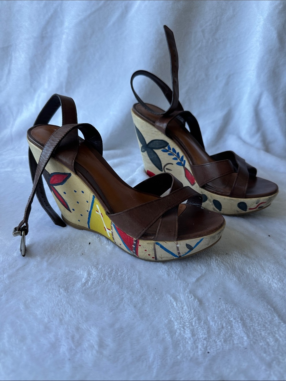 Also Brown Leather hwwwe Wedge Sandals with Painted Floral Platform